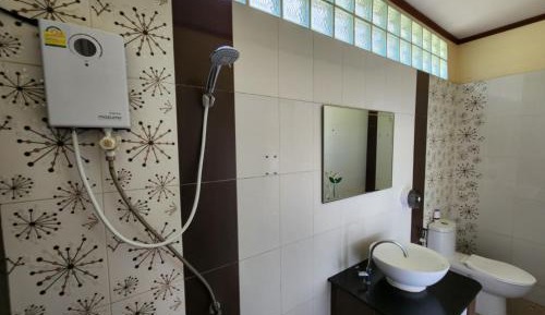 Standard Twin Room with Mountain View