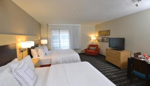 Newly Renovated Studio with Two Queen Beds