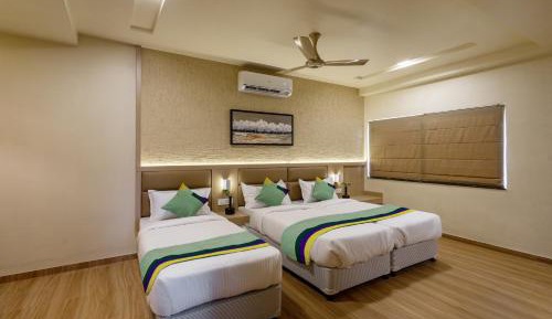 Deluxe Room With Queen Bed