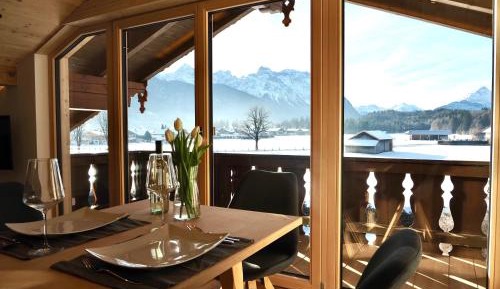 Apartment 3 with Mountain View