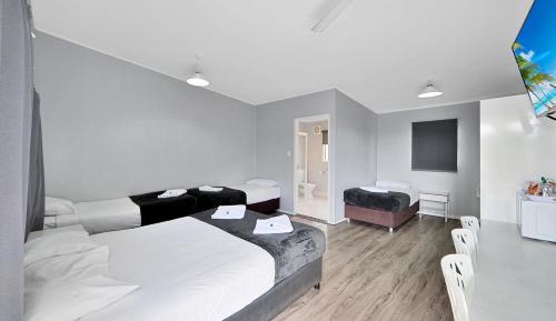 Family Motel Room For 5