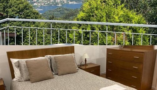 Apartment with Lake View