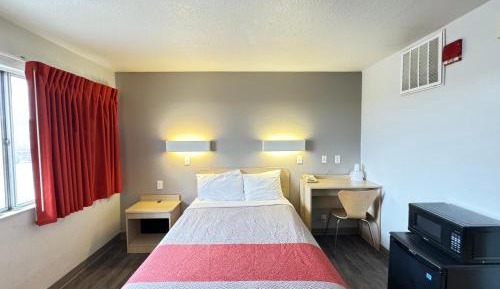 Queen Room - Disability Access