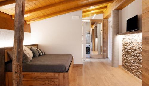 Superior One-Bedroom Apartment