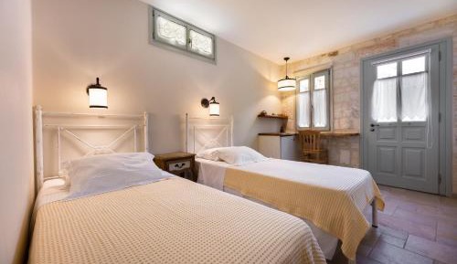 Twin Room with Private Bathroom