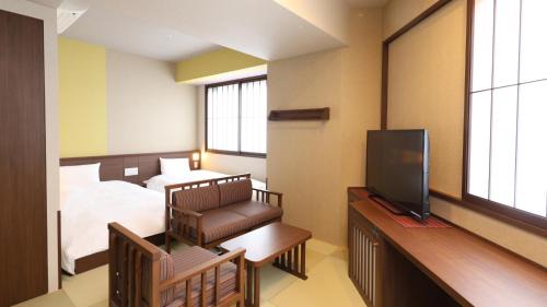 Moderate Triple Room - No Daily Cleaning