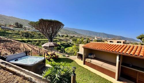 La Guañenia with private hot tub