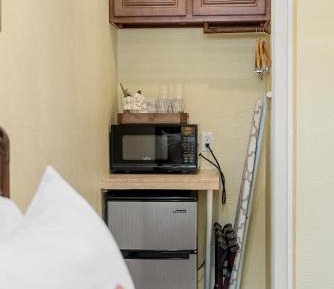 Small Queen Room