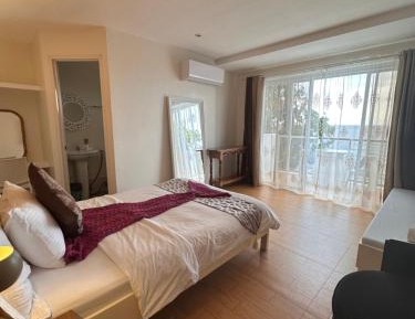 Deluxe Double Room with Balcony and Sea View