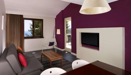 Premium Two-Bedroom Apartment - Sea Side