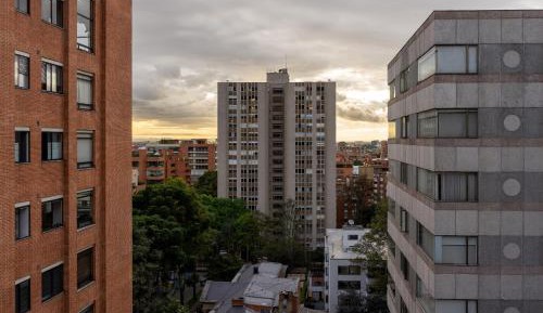 One-Bedroom Apartment with City View