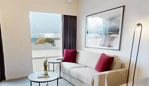 Waterfront Studio Suite ADA