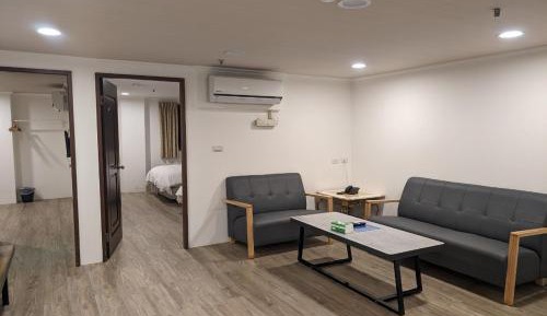 Deluxe Family Suite