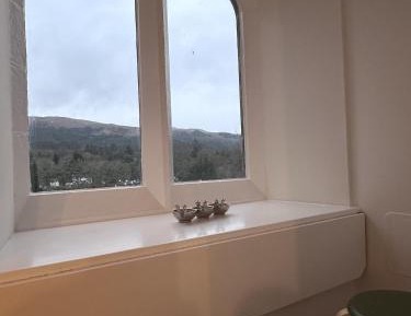 Apartment with Mountain View