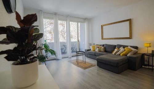 Deluxe Apartment