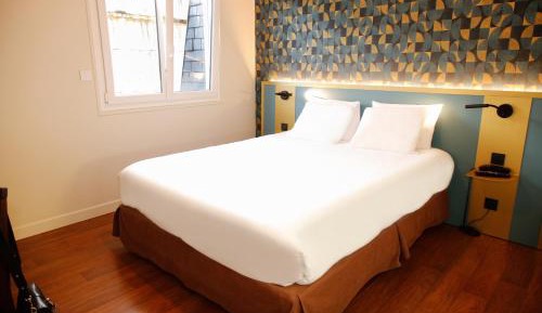 Standard Double Room with City View