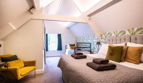 Deluxe Family Room