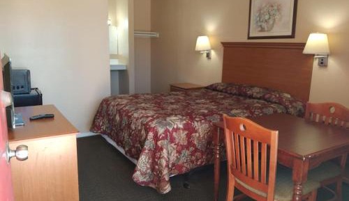 Standard Queen Room