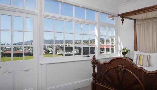 Antique Suite