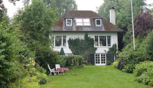 Studio Apartment with Lake View