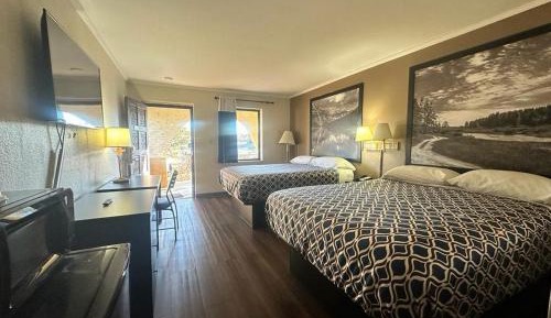 Queen Room with Two Queen Beds - Non-Smoking