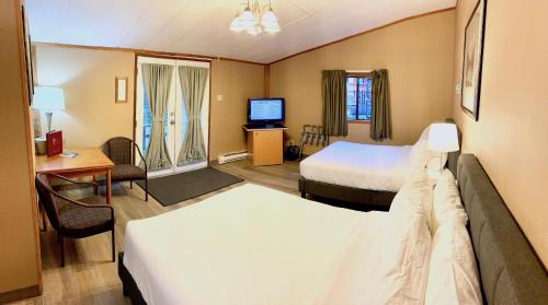 Double Room with Two Double Beds