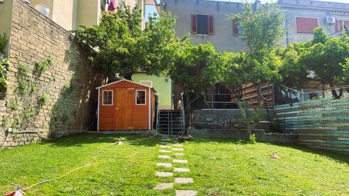 One-Bedroom House