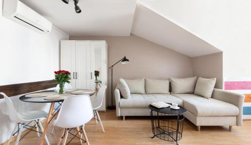 One-Bedroom Apartment with Two Bathrooms