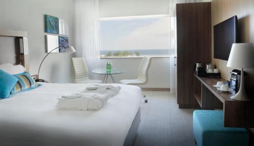 Deluxe Guest room, 1 King, Sea view, Upper floor