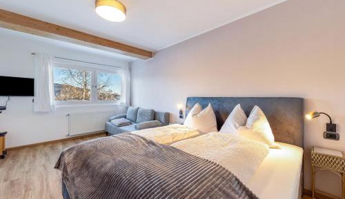 Superior One-Bedroom Apartment with Balcony