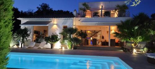 Double Room with Pool View