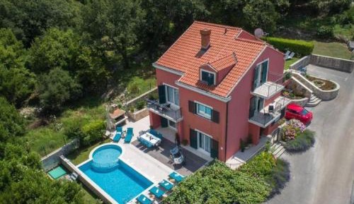Five-Bedroom Villa with Pool