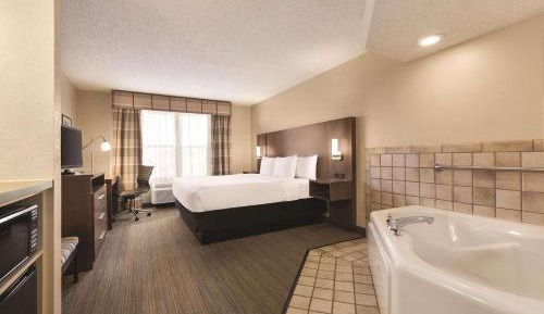 King Suite with Whirlpool - Non-smoking