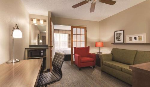 King Suite with Sofa Bed - Non-Smoking