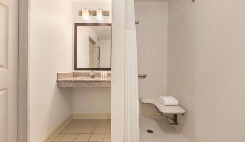 Queen Room with Two Queen Beds and Roll-In Shower - Disability Access/Non Smoking