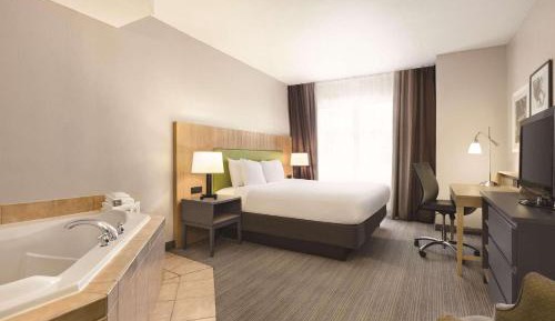 King Suite with Whirlpool - Non-smoking