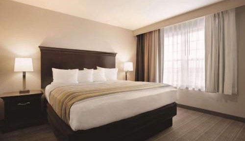 One-Bedroom King Suite