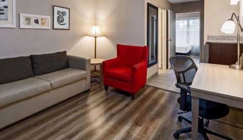 One-Bedroom King Suite - Non-Smoking
