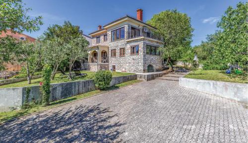 Four-Bedroom Holiday Home