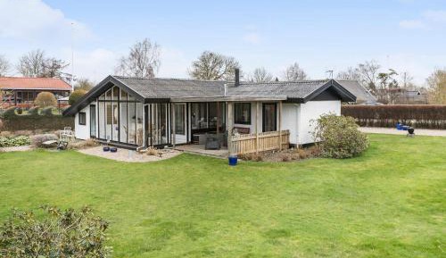 Three-Bedroom Holiday Home 
