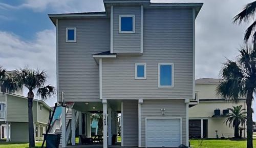 Four-Bedroom Holiday Home
