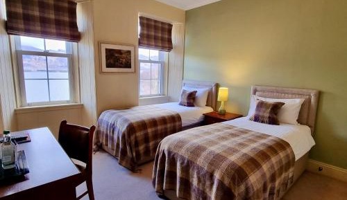Twin Room with View-Top Floor