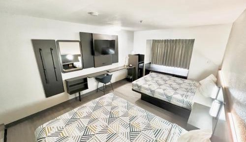 Queen Room with Two Queen Beds - Non-Smoking