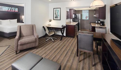 One-Bedroom King Suite
