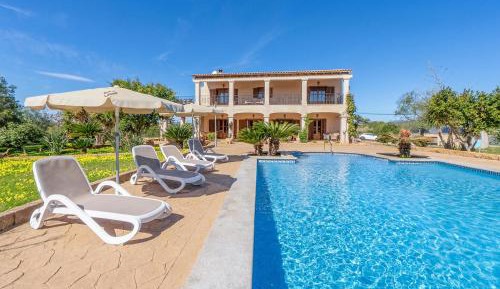 Five-Bedroom Holiday Home