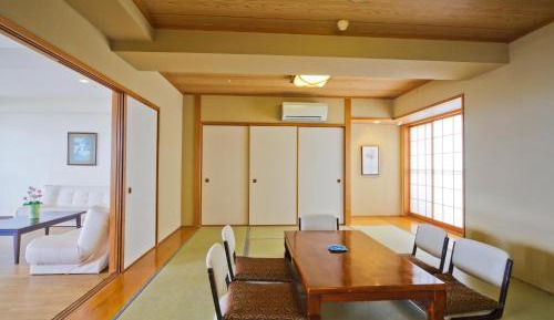 Deluxe Family Suite
