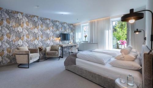 Junior Suite with Balcony