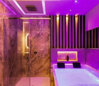 King Suite with Spa Bath