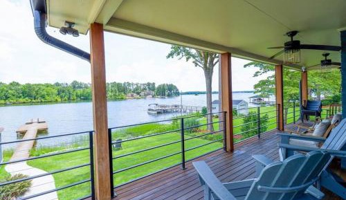 Family Room with Lake View