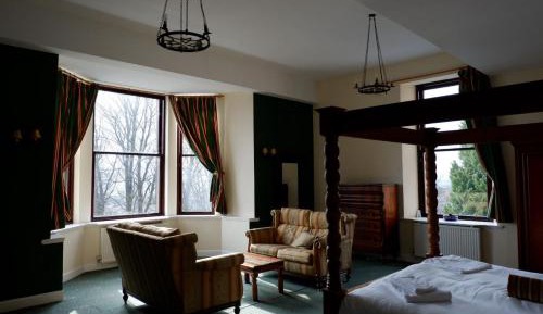Four Poster Room